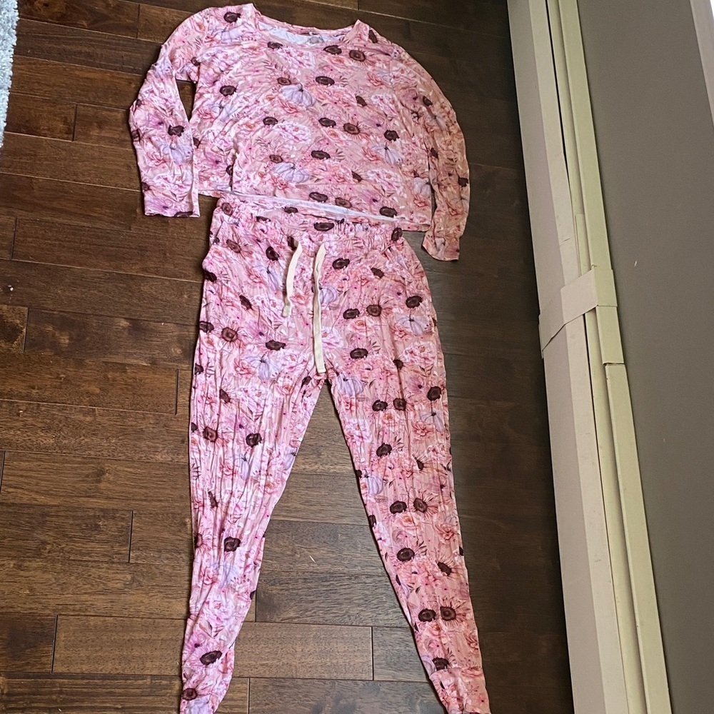 Posh Peanut Rose Print Pink Pajama Set
